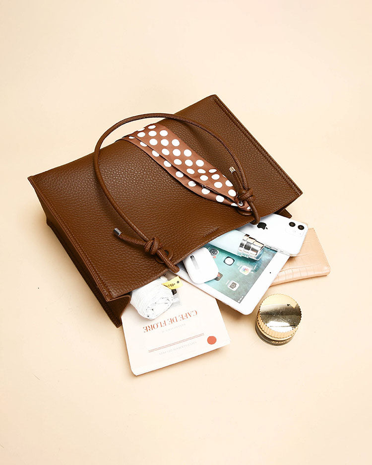 Cartera Tipo Tote de Asas Largas con Pañuelo Decorativo y Estuche Interno removible – Diseño Texturizado y Práctico