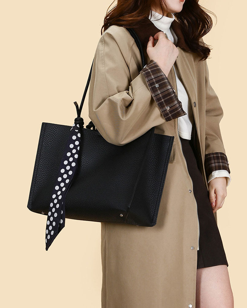Cartera Tipo Tote de Asas Largas con Pañuelo Decorativo y Estuche Interno removible – Diseño Texturizado y Práctico