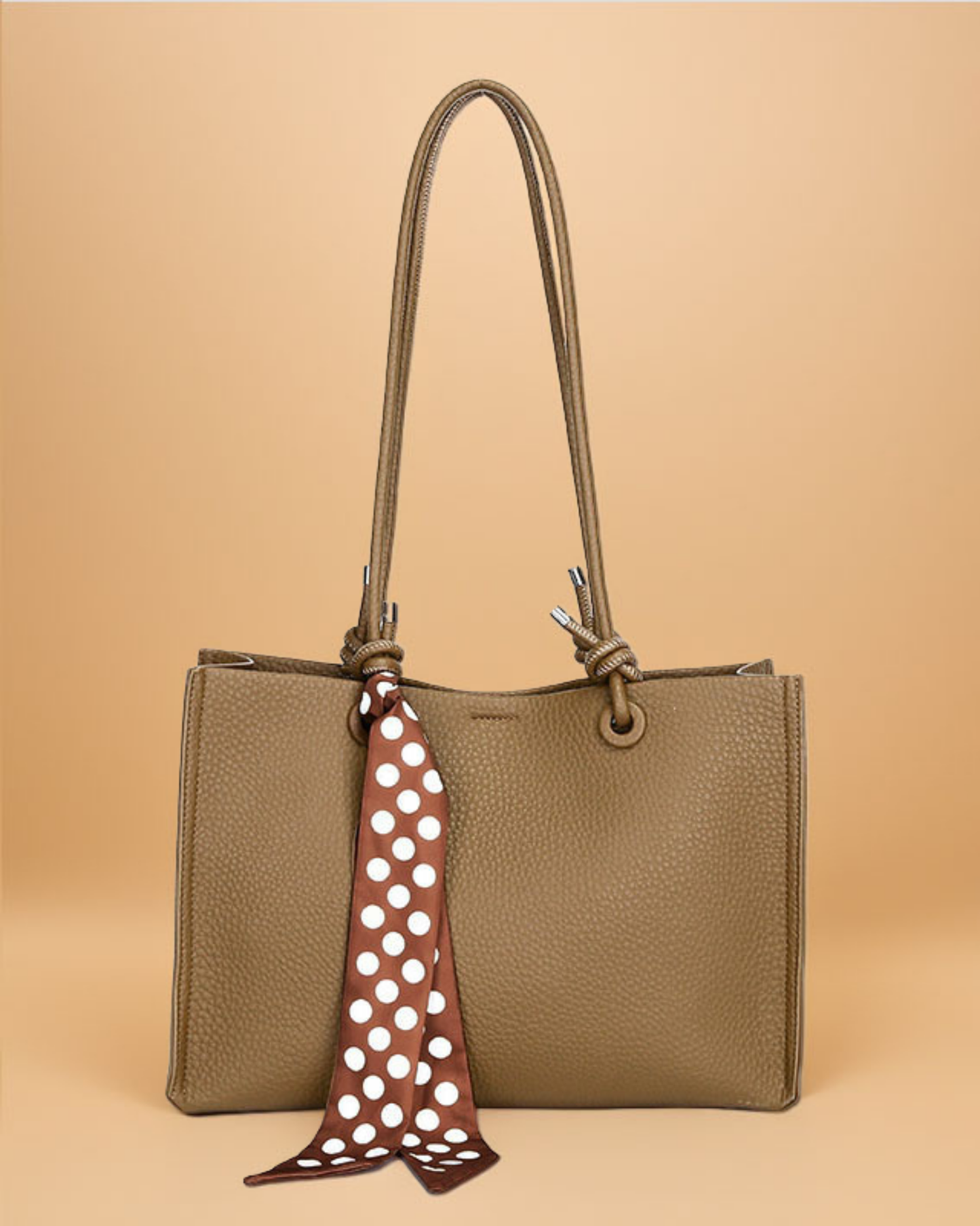 Cartera Tipo Tote de Asas Largas con Pañuelo Decorativo y Estuche Interno removible – Diseño Texturizado y Práctico
