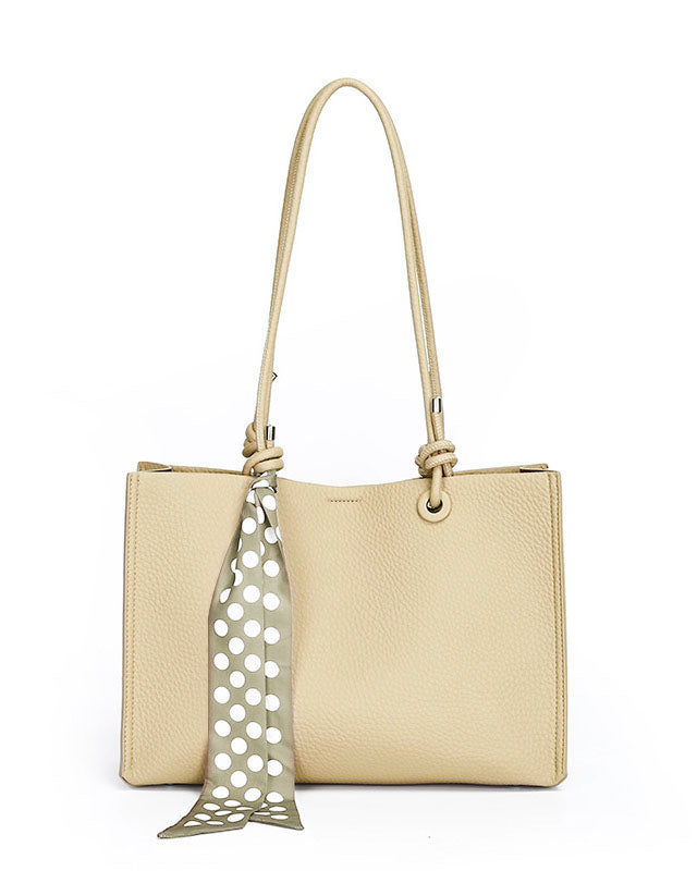 Cartera Tipo Tote de Asas Largas con Pañuelo Decorativo y Estuche Interno removible – Diseño Texturizado y Práctico